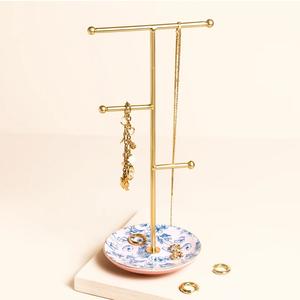 Organizador de Joyas Moderno con Soporte Elevado para Platos, Gancho de Brazo Curvo, Almacenamiento de Collares, Bandeja Doble, Exhibidor Compacto Inteligente para Tocador - Product Image 4