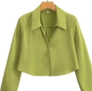 Camisa Corta de Satén Verde para Mujer, Manga Larga, Cierre de Botones, Color Sólido, Corte Regular, Cuello de Camisa - Product Image 1