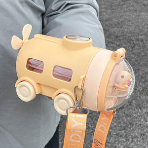 Taza de agua creativa para autobús de bebé para niños que van a la escuela, taza de paja de material tritan especial, tetera bonita para jardín de infantes - Product Image 2