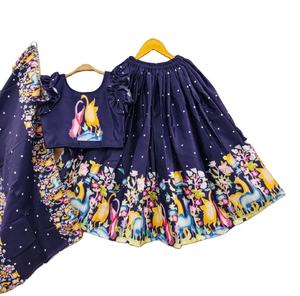 Vestido Bordado Listo para Usar para Niñas / Conjunto de 3 Piezas de Georgette de Seda Estampado y Bordado para Fiesta, Lahenga Choli, Venta en Línea - Product Image 1