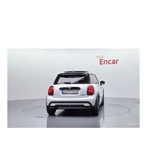 Mini Cooper Classic Plus 2022 avec caméra arrière, sièges en cuir, conduite à gauche - 36 873 km - Product Image 4