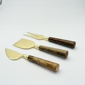 Ensemble de Spatules à Fromage en Acier Inoxydable avec Manche en Bois de Haute Qualité, Idéal pour Mariages et Vaisselle de Table, Plaqué Or - Product Image 4