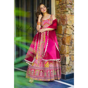 ชุดราตรีออกแบบมีสไตล์ชุดสวมใส่สำหรับงานปาร์ตี้ที่มีก้นและ dupatta - Product Image 2