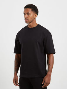 T-shirt classique pour homme, coupe ajustée, col rond, couleur noire unie, tissu respirant, manches courtes. - Product Image 3