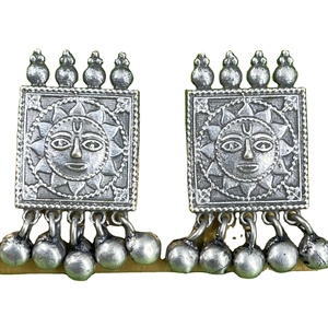 ต่างหูทรงระฆังแบบชนเผ่าทำมือ ชุบเงินโบราณแบบอินเดีย ประดับขอบแบบ Bezel เหมาะเป็นของขวัญสำหรับเธอในงานปาร์ตี้ - Product Image 1