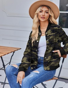 Chaqueta Bomber de Camuflaje para Mujer, Manga Larga, Cuello Camisero, Cierre de Botón, Estampada, de Poliéster, para Otoño - Product Image 4