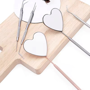 Miroir de maquillage en forme de cœur réutilisable et amovible au design adorable avec poignée en acier inoxydable pour extensions de cils - Product Image 4