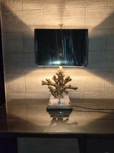 โคมไฟต้นไม้ทรงยุโรปแบบปรับได้ ผลิตจากอะลูมิเนียมและผ้าลินิน เป็นมิตรกับสิ่งแวดล้อม ใช้ไฟ AC ขนาดกลาง - Product Image 5