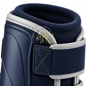 Botas de equitación premium que ofrecen una cobertura confiable para las patas, comodidad transpirable y un cierre seguro para caballos activos. - Product Image 6