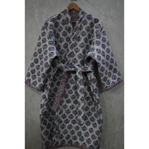 Kimono de Algodón Hecho a Mano con Estampado Floral Acolchado, Cuello en V, Cierre con Cordón, Túnica Larga para Mujer, Estilo Boho Indio - Product Image 4