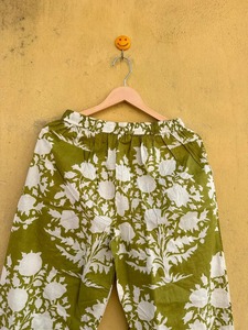 Conjunto de Pijama de Algodón y Bambú Floral para Mujer de Alta Calidad, Manga Larga, Cuello Camisero, Cintura con Cordón, Tejido Suave, Ropa de Dormir Informal - Product Image 5