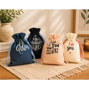 Pochette en coton imprimée avec cordon de serrage |   Sac cadeau et de rangement réutilisable avec lettrage personnalisé |   Pochette organisatrice en tissu avec cordon de serrage - Product Image 5