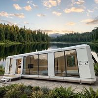 Lodge capsule spatiale portable de luxe, unité modulaire préfabriquée avec équipements complets pour le glamping, l'hôtellerie et l'hébergement panoramique