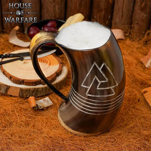 Jarra de Cerveza Estilo Vikingo con Diseño de Cuerno de Cabra Pulido - Product Image 2
