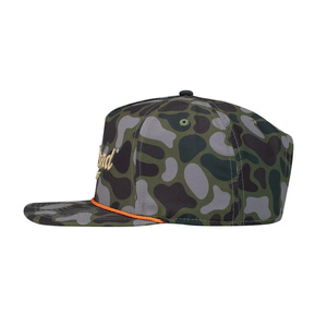 Gorra de béisbol de 5 paneles con visera curva y cuerda, con estampado de camuflaje y logotipo bordado personalizado, para hombres y mujeres, fabricante OEM. - Product Image 2