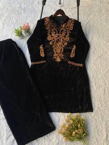 Conjunto de Top de Terciopelo Bordado y Pantalones Plazzo con Forro Interior, Traje Étnico de Invierno, Salwar Kameez Tradicional Cosido, Atuendo para Fiesta - Product Image 6