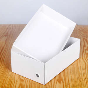 Cajas de Regalo Plegables de Cartón Corrugado con Lámina Dorada Personalizadas, Cajas de Embalaje Laminadas Brillantes y Grabadas en Relieve de Lujo por Boxit.pk - Product Image 5