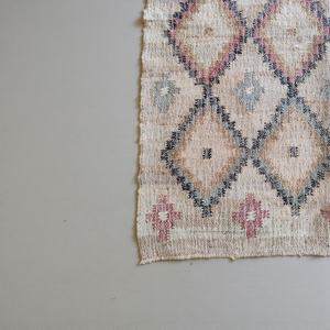 Alfombra de Yute Hecha a Mano con Diseño Abstracto |   Alfombra Ecológica Antideslizante Tejida a Mano con Fibra Natural para Decoración del Hogar - Product Image 6