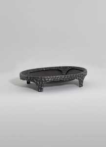 Tazón de Metal Hecho a Mano, Ecológico y Duradero, Diseño Wabi-Sabi, Martillado en Negro con Detalles en Dorado, para Vajilla y Uso Doméstico - Product Image 3