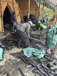 Carbón Vegetal Negro al Por Mayor a Precio Económico, Carbón Vegetal Natural de Madera Dura de Vietnam, Carbón de Larga Duración Sin Humo para Barbacoa - Product Image 2