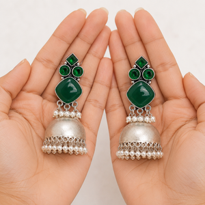 Pendientes Colgantes Tradicionales Jhumka de Ónix Verde Plateados en Plata Oxidada al por Mayor para Mujer - Directo de Fábrica - Product Image 3
