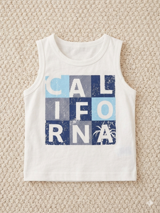 Conjunto de chaleco y pantalones cortos de algodón con estampado de palmeras California Dream de Little Sailors Boys, perfecto para uso diario - Product Image 2