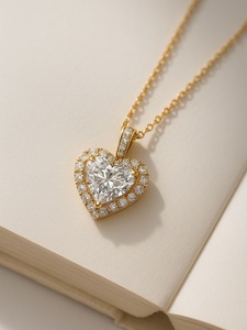 Pendentif en diamant taillé en cœur avec halo et chaîne en or jaune, diamant naturel certifié GIA, bijoux romantiques de fiançailles pour femmes - Product Image 1