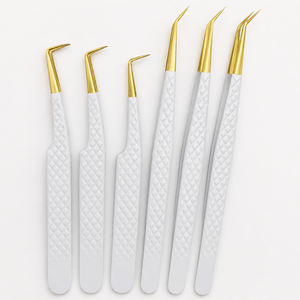 Pince à cils professionnelle en acier inoxydable texturé blanc personnalisée de qualité supérieure avec pointe dorée pour extensions de cils volume - Product Image 4