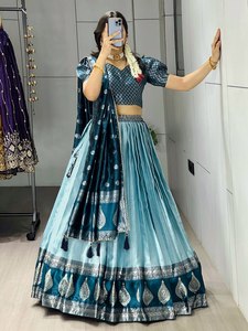 Colección de Lehengas de Seda Kanchipuram para Vestimenta Festiva - Product Image 5