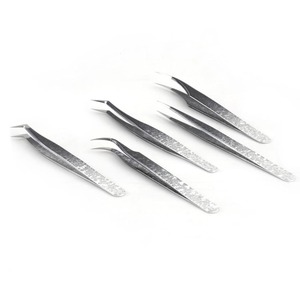 Pince à cils courbée pour une isolation facile des cils et la création de bouquets de volume – Outil professionnel pour salon - Product Image 3