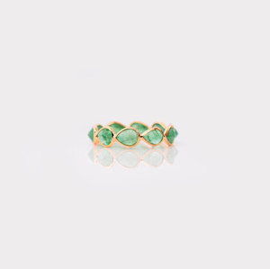 Anillo de Eternidad con Bisel de Esmeralda Verde Natural en Forma de Lágrima, Oro Amarillo Sólido de 18K, Anillo de Lujo con Gema Tallada en Pera, Piedra de Nacimiento de Mayo - Product Image 4