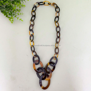 Collier chaîne en corne de style classique religieux de qualité supérieure avec perle et diamant pour les fêtes - Product Image 4