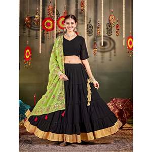 Diseñador XL Talla Navratri Especial Lehenga Choli y Dupatta - Product Image 1