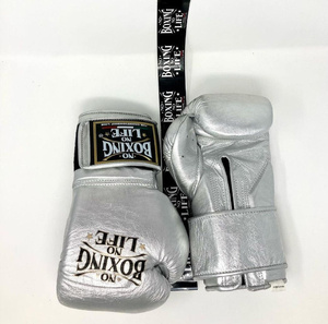 ถุงมือมวยไทยแบบสั่งทำพิเศษ OEM รุ่น No Boxing No Life สายรัดแบบปิด สีทอง สำหรับมืออาชีพ น้ำหนักเบา เหมาะสำหรับฝึกซ้อมและแข่งขัน - Product Image 2
