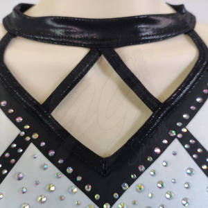 Uniforme de porristas de marca privada para mujer, conjunto de dos piezas, top y falda premium para competición, personalizado para el equipo. - Product Image 4