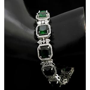 Pulseras Abiertas de Diseño con Acabado Blanco de Primera Calidad para Mujeres y Niñas, Colección para Fiestas - Product Image 2