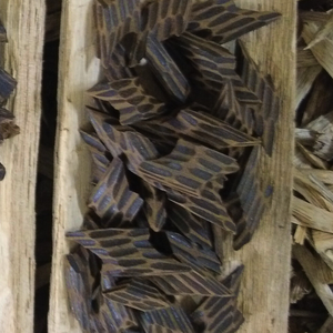 Chips de Madera de Oud Enriquecidos con Resina, Incienso Puro de Larga Duración, Ecológico, Aromático, para Todas las Estaciones, Bakhoor, Agarwood de Vietnam - Product Image 1