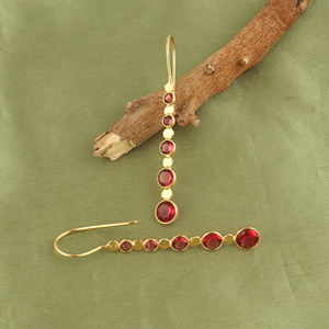 Boucles d'oreilles pendantes pour femme, tendance, en laiton plaqué or, avec pierre précieuse ronde en quartz rubis, serties en clos linéaire, cadeau de mariage, bijoux - Product Image 2