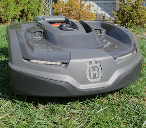 Cortacésped Robótico Husqvarna Automower 435X AWD Avanzado con Tracción en las Cuatro Ruedas, Navegación GPS Inteligente y Control por Aplicación, Precio de Fábrica - Product Image 1