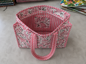 Sac fourre-tout bohème vintage fait main pour femme, avec fermeture éclair, artisanat traditionnel de la impression au bloc, touche moderne et tendance - Product Image 3