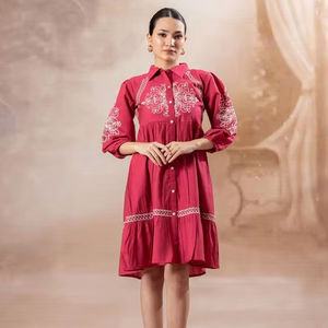 Robe d'été midi formelle pour femme, col rond, manches bouffantes brodées en 3D, taille naturelle moderne, écologique - Product Image 1