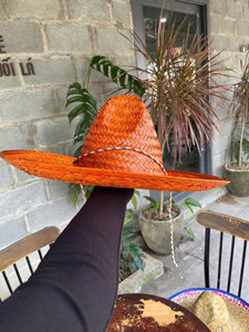 Chapeau de cowboy en paille sculpté en forme de gourde, modèle unique, très demandé |   Artisanat durable fait main de style personnalisé pour la décoration murale culturelle et les événements - Product Image 3