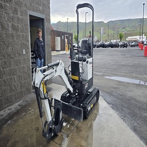 Mini-excavatrice Bobcat E10 efficace avec des dimensions compactes, une forte capacité de creusement et un fonctionnement hydraulique fluide - Product Image 3