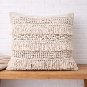 Housse de coussin en laine 22 x 22 au design diamant avec franges, faite à la main, tuftée, style bohème, taie d'oreiller marocaine - Product Image 2
