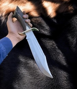 Couteau Bowie en acier carbone fait main – Manche en bois de cerf – Lame de chasse et de survie – Couteau d'extérieur – Couteau personnalisé - Product Image 4