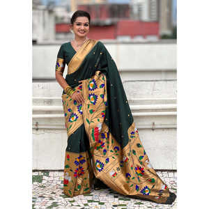 Sari en soie Paithani avec un concept vert bouteille moitié-moitié, grand bordure en zari tissé, écharpe et châle ethniques - Product Image 5