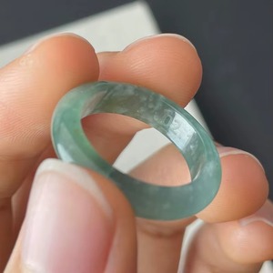 Bijoux fantaisie tendance pour femmes, hommes, couples et usage quotidien – Bague artisanale en résine légère - Product Image 6