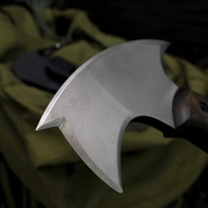 Hache avec lame en acier au carbone et manche en bois pour la survie - Product Image 3