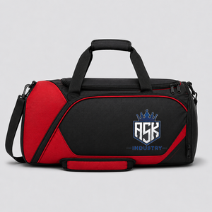 Bolsa de equipo de fútbol personalizada con compartimentos espaciosos, tela resistente, correas ajustables y diseños personalizados del equipo. - Product Image 2