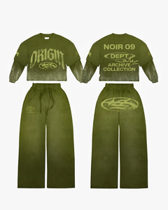 Ensemble pantalon et haut en tissu doux brossé délavé olive, coupe oversize, logo sérigraphié, impression en relief, ensemble streetwear personnalisé, Ensembles pour femmes - Product Image 1